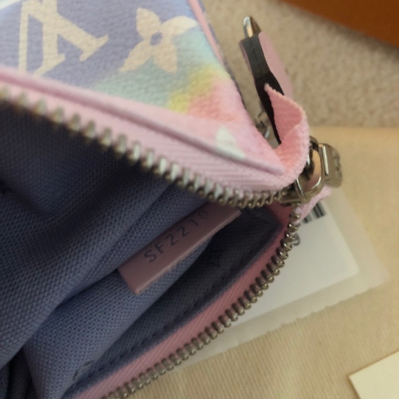 SOLD Authentic Louis Vuitton Escale Mini Pochette - Picture 4 of 5